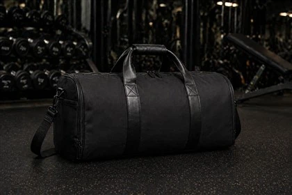 Sou entènèt jwèt Minwi Gym Duffel